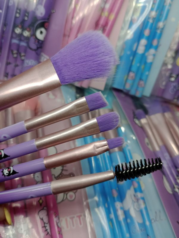 Set de Brochas de Maquillaje de Kuromi y sus Amigos