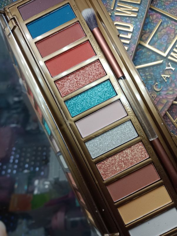 Paleta de Sombras con Brocha MakeUp Wild West