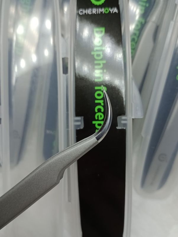 Pinza Curva de Pestañas de Cherimoya