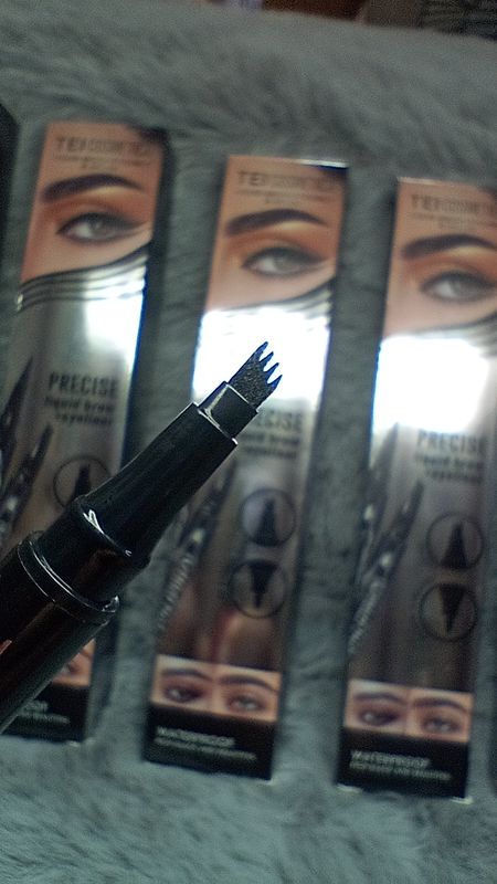 Delineador Doble, para Cejas y Ojos, en Negro + Brocha de Tei