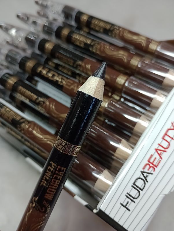 Delineador Doble A prueba de Agua HudaBeauty 24hs