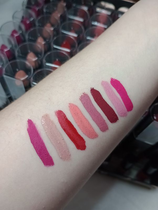 Labial Matte Doble Ruby Rose Lipstick y Liquido