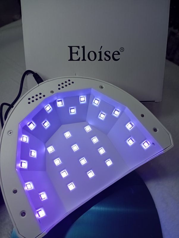 Cabina Uv/Led Eloise 48Watts con Base Metalizada