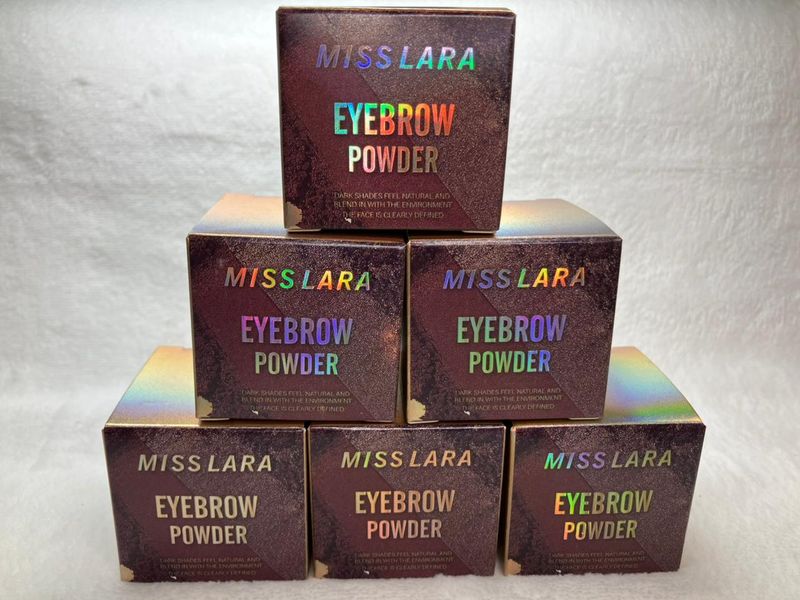 Set de Sombras/Polvos para Cejas Torre de 3 tonos de Miss Lara
