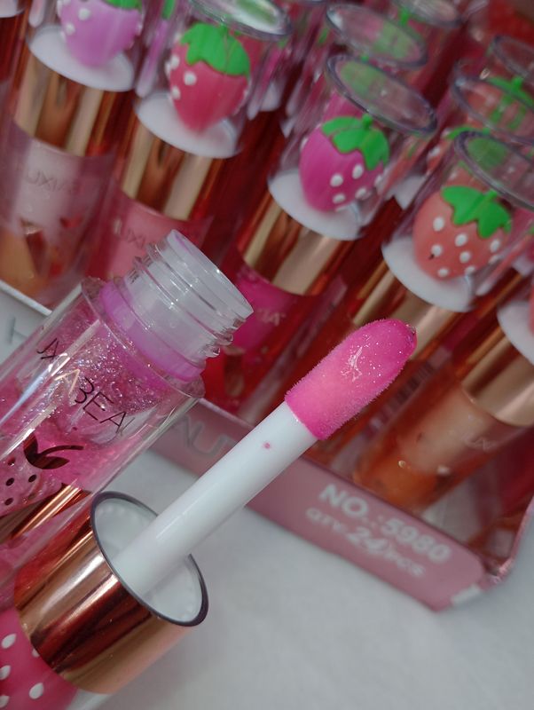 Lipgloss Frutilla en Cristal HuxiaBeauty