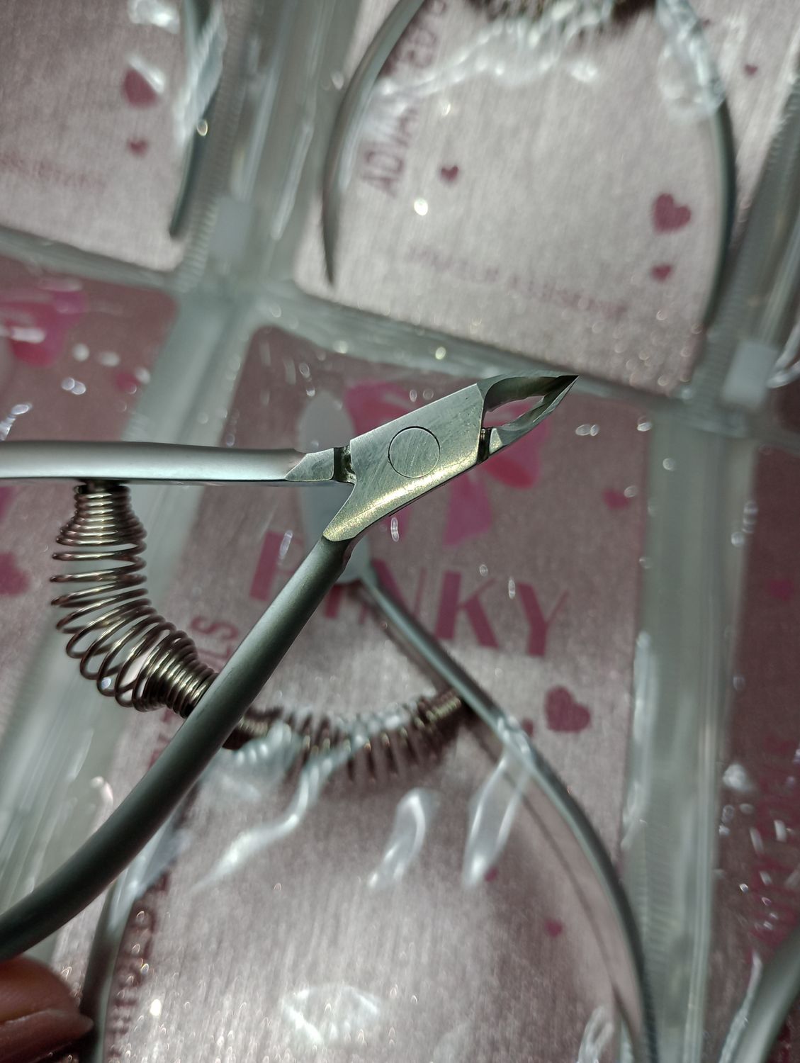 Alicate Corta Cuticulas con Resorte Pinky