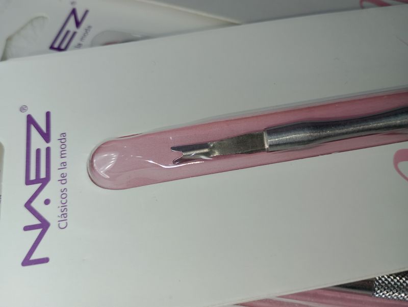 Repujador de Cuticulas + Corta Cuticulas de Naez