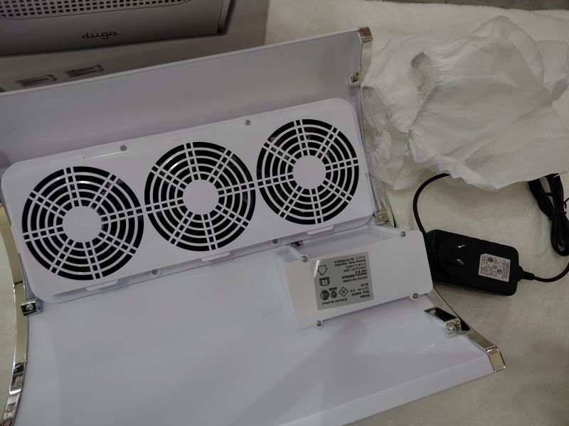 Extractor de Polvo con Apoya Manos de 48Watts Duga
