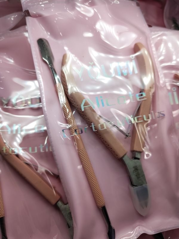 Alicate Corta Cuticulas con Mango + Repujador de Youmi