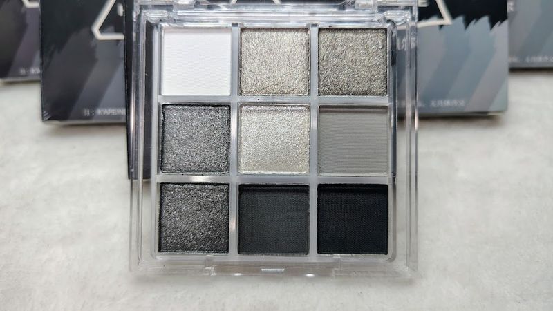 Paleta de Sombras de 9 Colores  LuckyouLuckMeK´Apeine