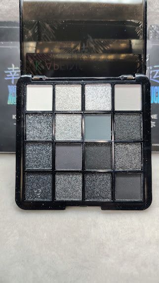 Paleta de Sombras de 16 Colores  LuckyouLuckMeK´Apeine