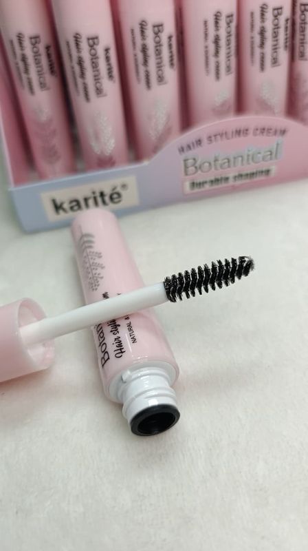 Gel Fijador en Mascara de Pestañas