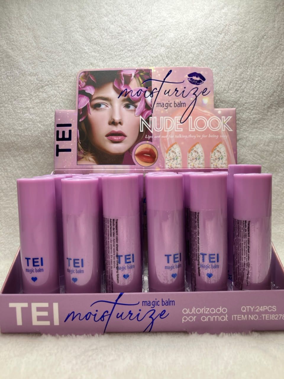 Labial tei con brillo