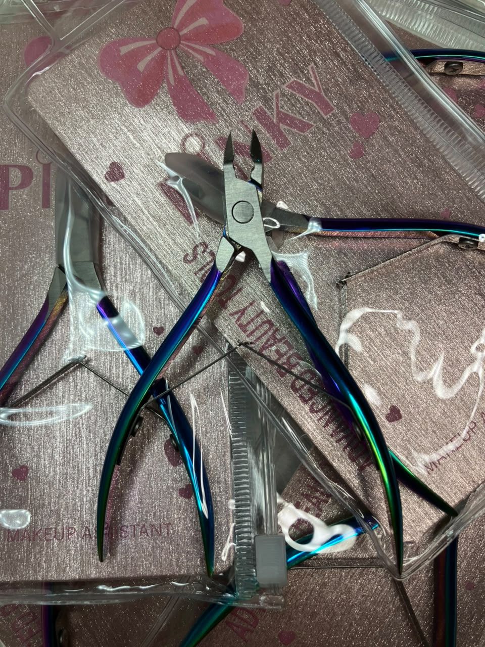 Alicate corta cuticulas Pinky tornasolado
