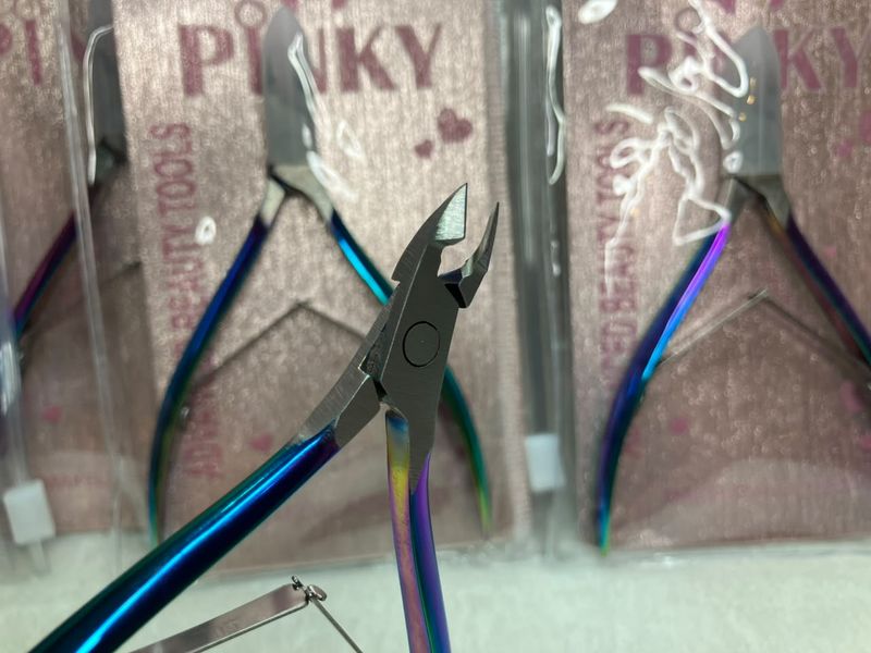 Alicate corta cuticulas Pinky tornasolado