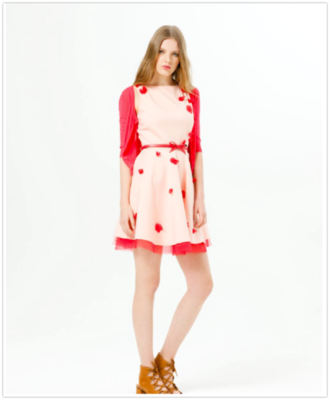 Abito con fiori e cinturino rosso