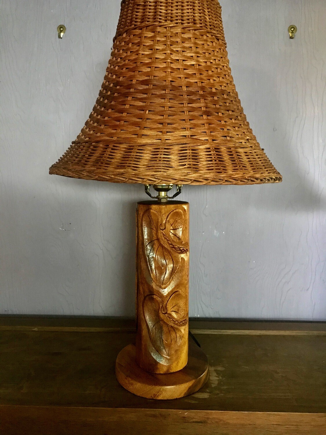 Vintage carved leaf lamp