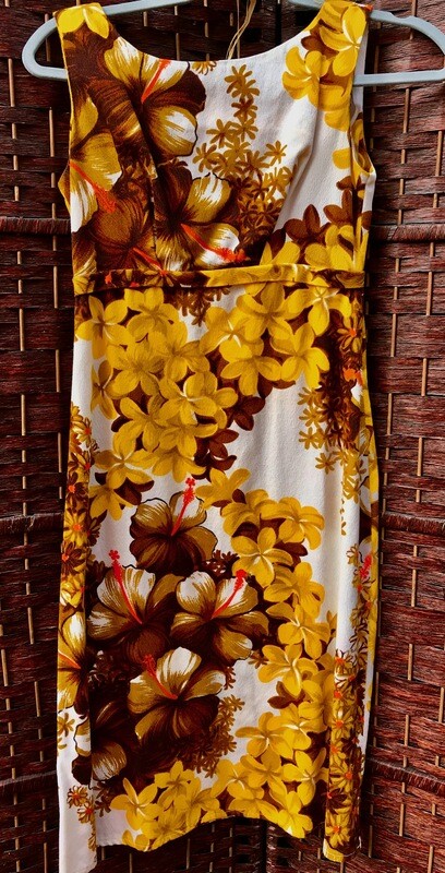 Vintage 1970s Hawaiian  Dress by Maier Specialty Shops - SM.