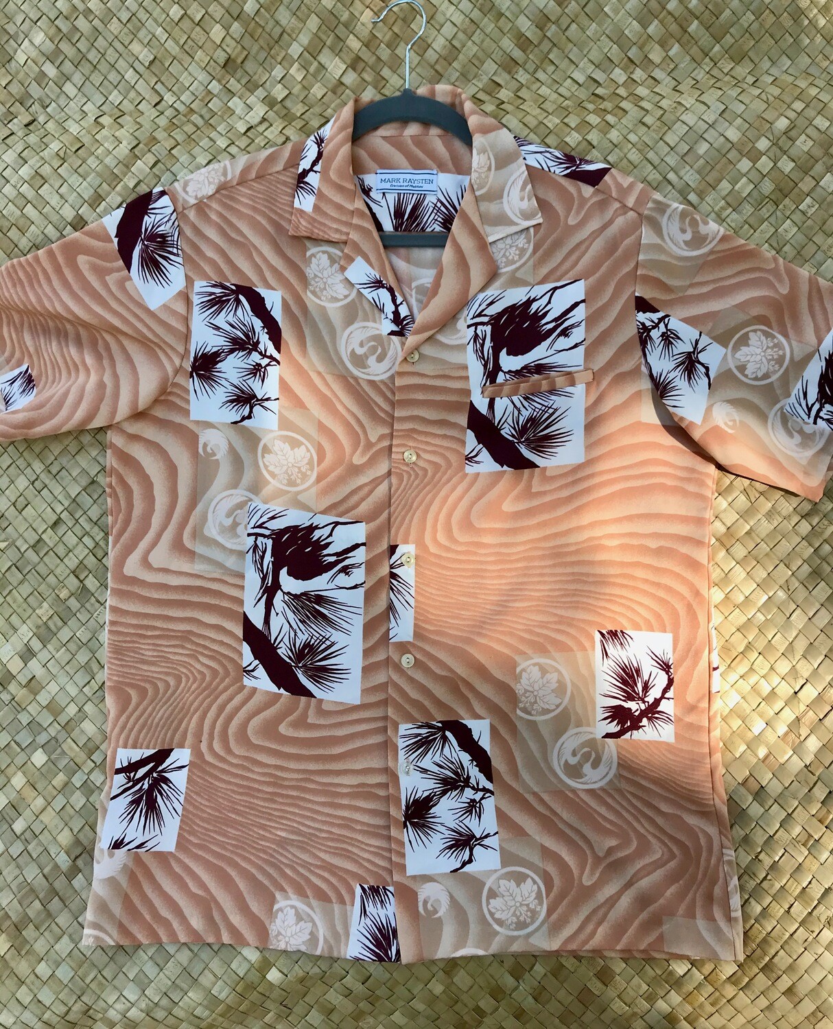 1970s Mark Raysten, division of Malihini Aloha Shirt - size LG.