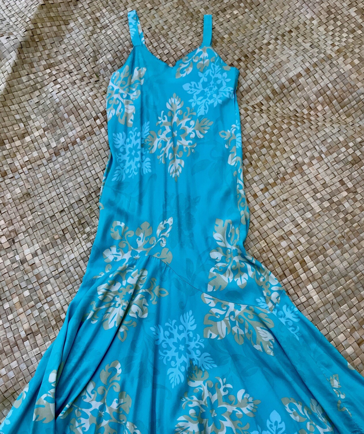 Puanani Beautiful Dress -size small.