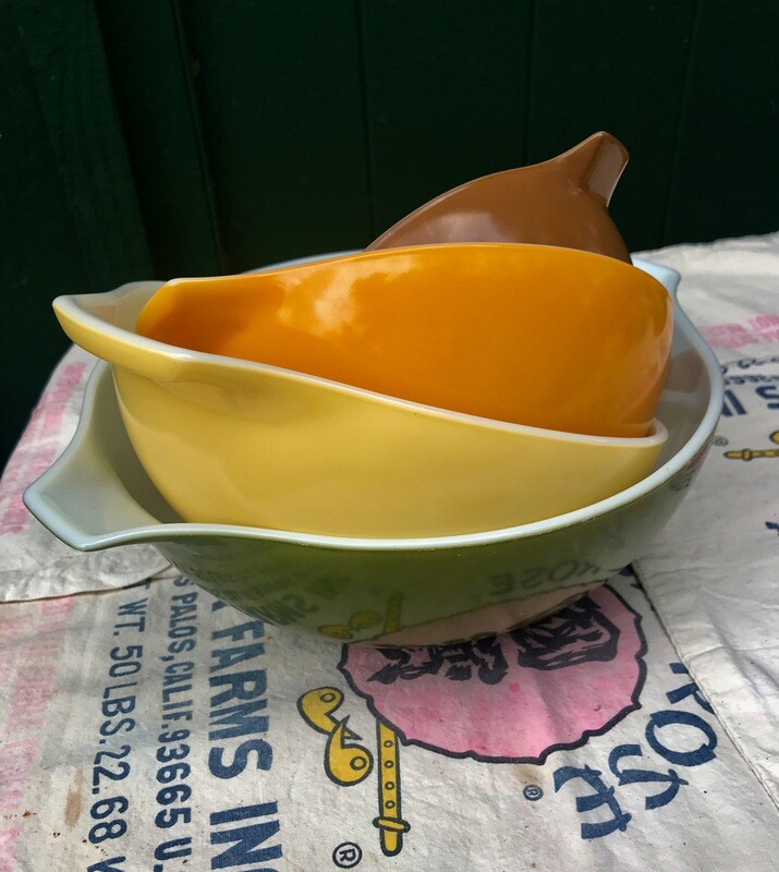 Pyrex colors from the 70s- set of 4