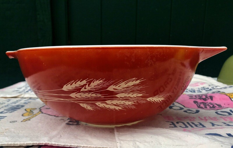 Pyrex Autumn Harvest Wheat Pattern  4 QT.
