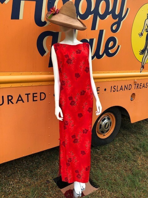 Royal Hawaiian- Made &amp; Styled in Hawaii- Beautiful Muumuu - Med.