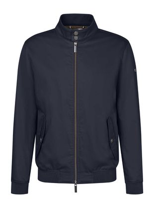 Bugatti blouson jack in donkerblauw – vooraanzicht. Stijlvolle herenjas met opstaande kraag en ritssluiting, perfect voor een casual en smart-casual look.