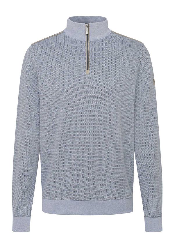 Bugatti fine-knit pullover in blue and light beige – front view. Luxurious men’s pullover with short zipper and stand-up collar.