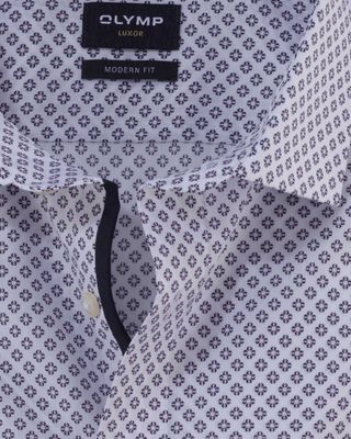 Close-up of the Global Kent collar on the Olymp Luxor shirt 12927430 with contrasting inner collar