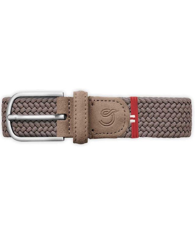 Close-up van de Westminster MONO Light Brown riem van La Boucle, gevlochten design met suède leren details en zilverkleurige 