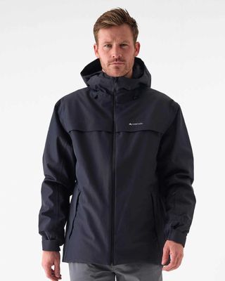 Cortazu Delta INS 7M heren hardshell jas in zwart, model vooraan met capuchon en gesloten rits – voorkant