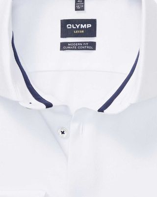 OLYMP overhemd 1338-84-00 in wit, detail kraag met contrast