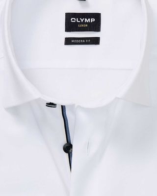 OLYMP Luxor overhemd 1354/84/00 in wit, detail kraag met knoopsluiting