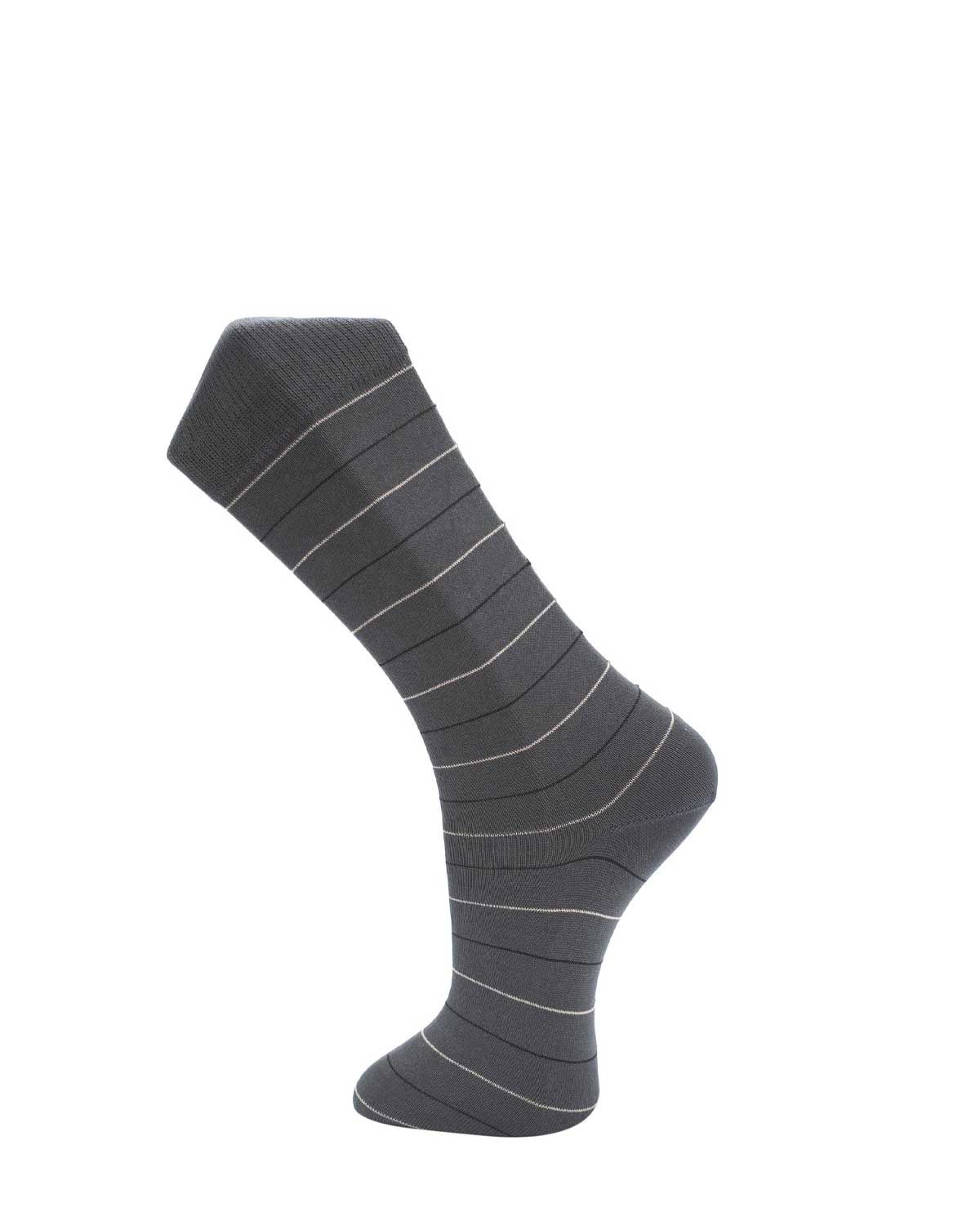 Effio sokken Travel 25106 in antraciet met dunne strepen, voorkant
