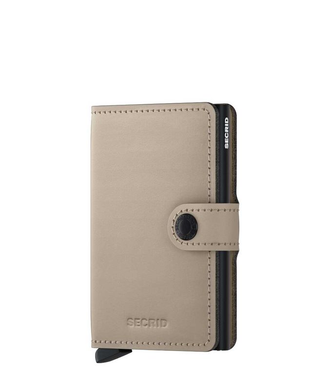 Secrid Miniwallet Matte Desert Beige Black – voorkant van beige pasjeshouder