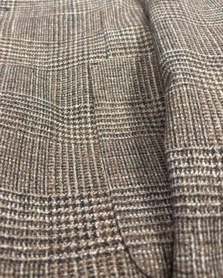 Detail van Circolo 1901 colbert CN5028 Corte bruin ruit met knopen