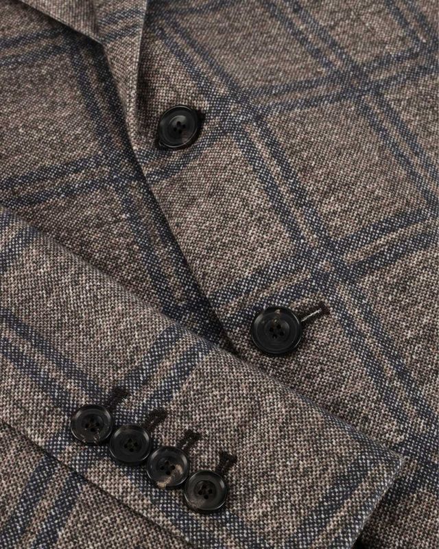 Detail van Circolo 1901 colbert CN5038 bruin ruit met knopen