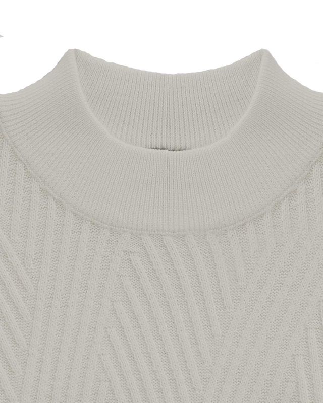 Detail van kraag en structuur Bugatti pullover 7700-85542D-20 offwhite – Van den Broek Herenmode Haarlem
