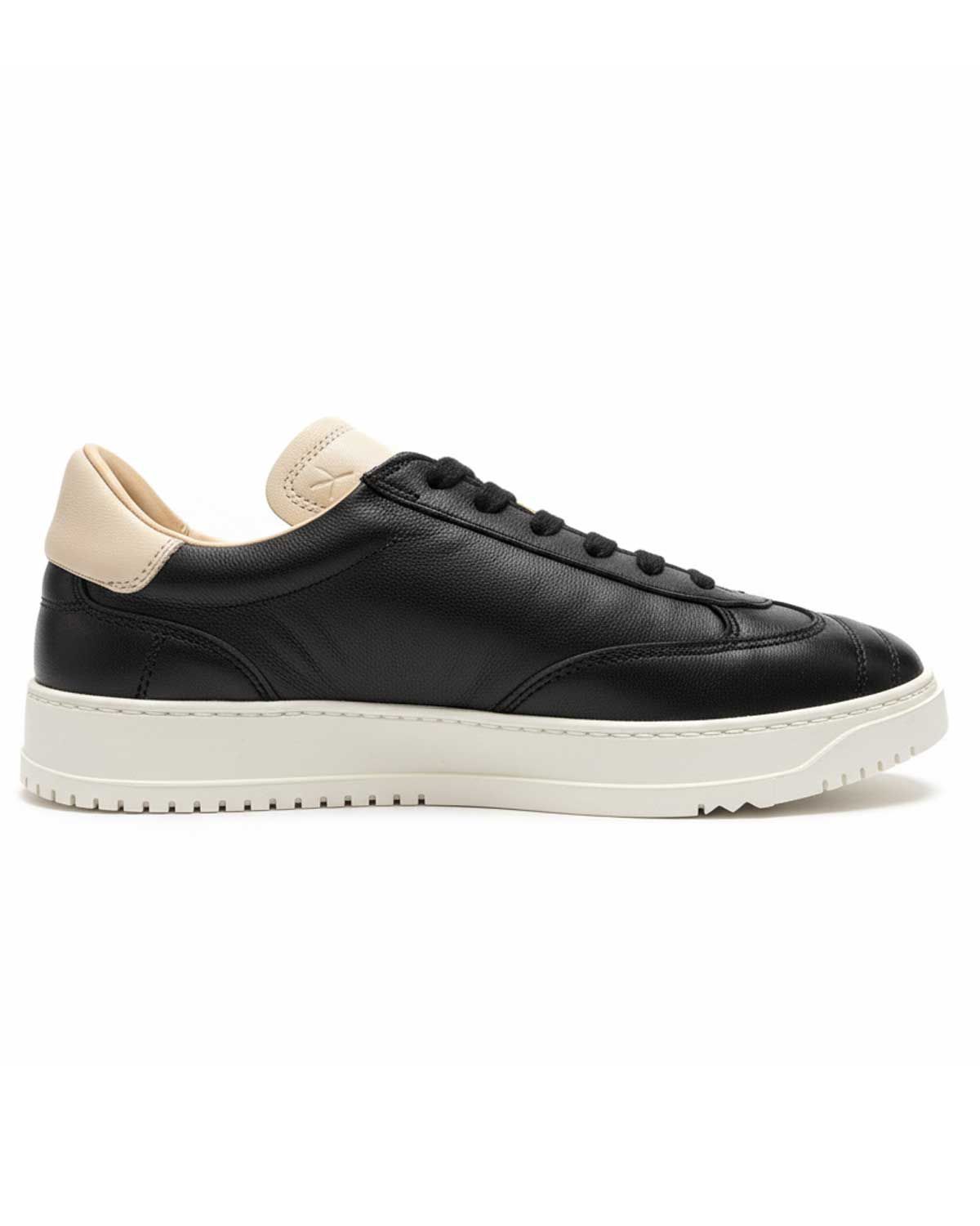 Parbleu SS25 Retro Black sneaker in zwart leer, zijaanzicht – Van den Broek Herenmode Haarlem