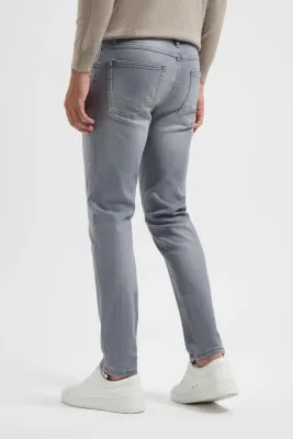 North84 medium grey 5-pocket jeans 84301003-057, worn by a model, second view