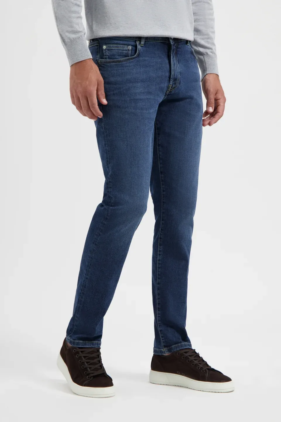 North84 medium blue 5-pocket jeans 84301002-436, side view worn by a model