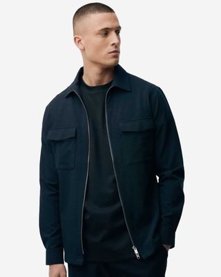 Genti Oaks Overshirt S4305-1948-110 donkerblauw gedragen door model