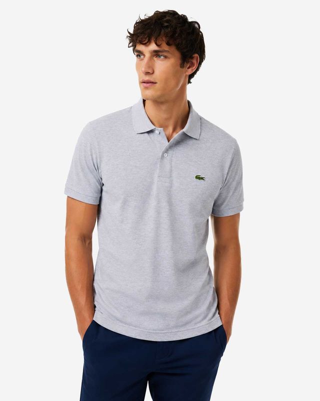 Lacoste polo PH4012-02M lichtgrijs slim fit heren gedragen door model