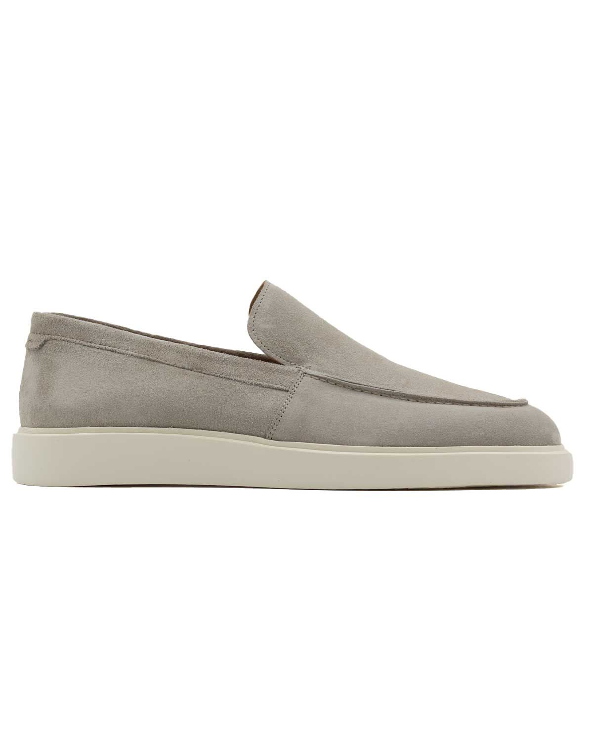 Beige suede loafer van Melik Lino met moderne witte zool