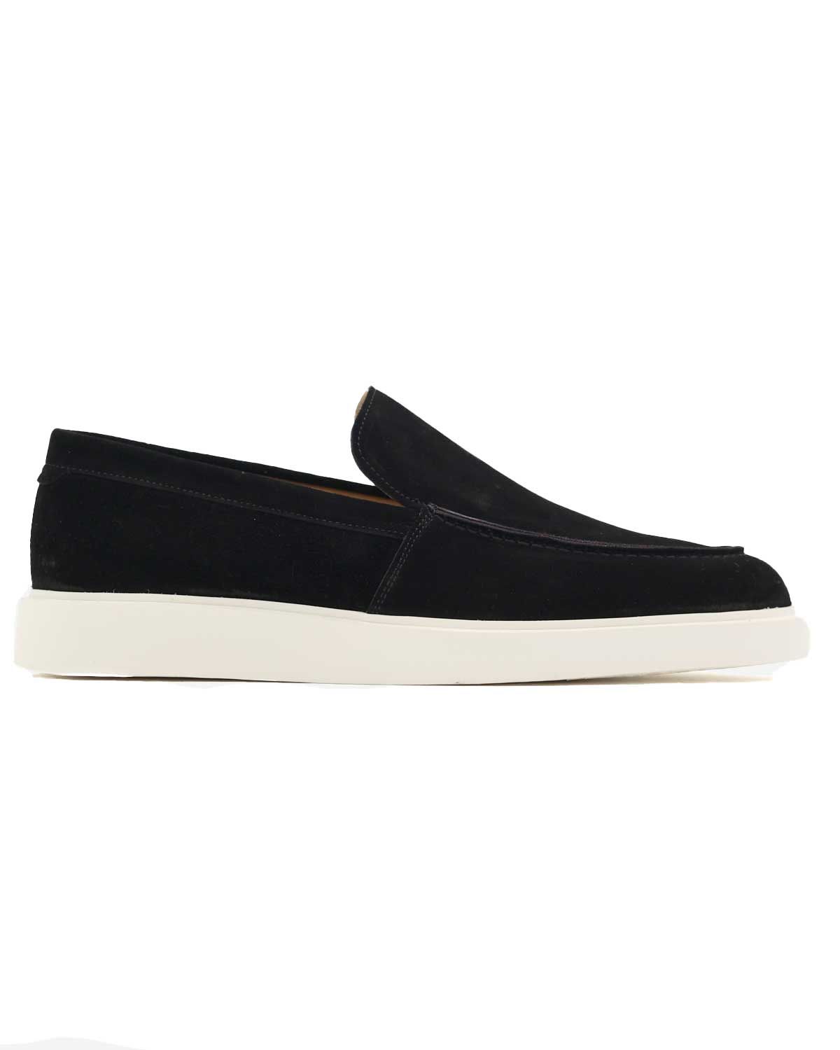 Donkerblauwe suede loafer van Melik Tulip met witte zool en moderne uitstraling