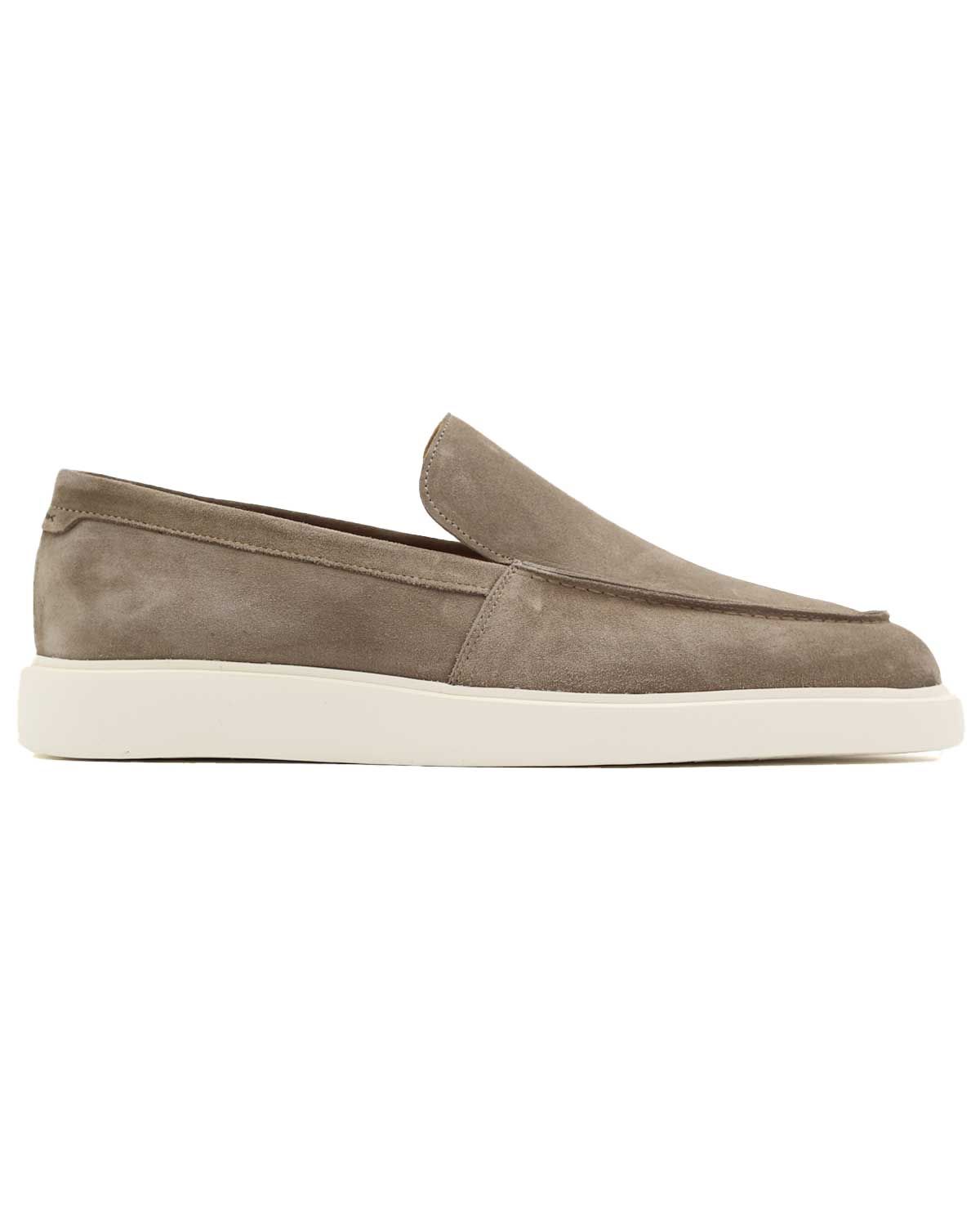 Lichtgrijze suede loafer van Melik Tulip Sughero met witte zool