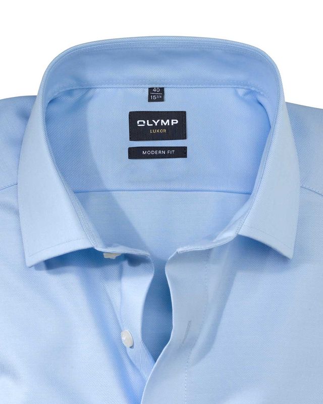 Detail van OLYMP Luxor 07456410 lichtblauw business overhemd