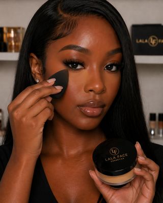 Lala Faces Banana Setting Powder