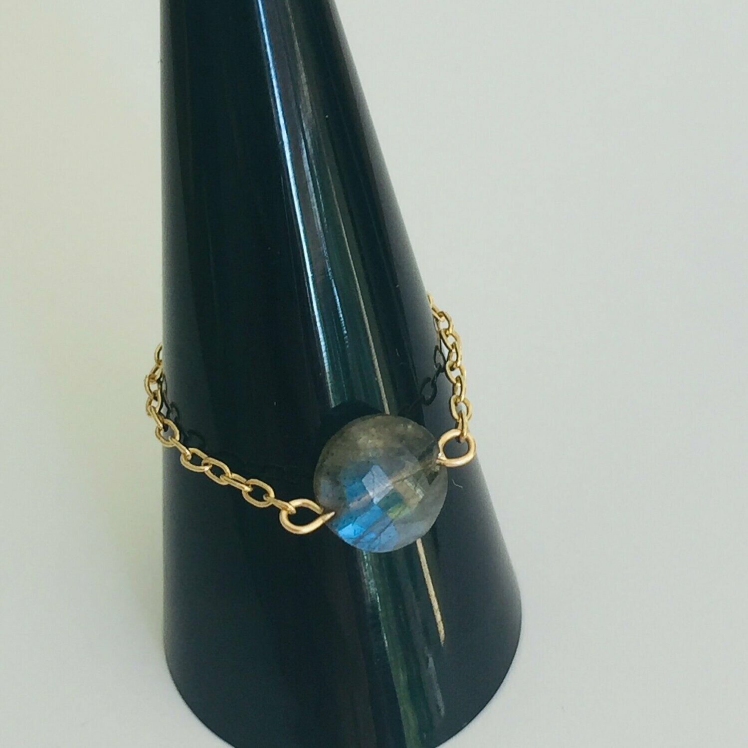 LA LABRADORITE EN CHAÎNETTE